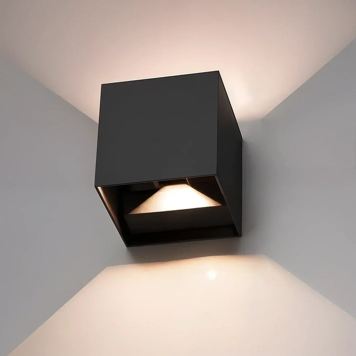 Fjolyn___Elegant_Justerbar_Vagglampa_med_Rorelsesensor_0