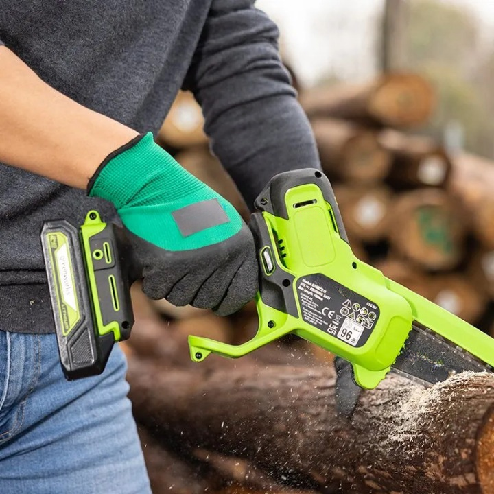 battery-chainsaw-simplified-wood-cutting-596811f6_9de84851-e3f0-4e01-8ed5-0ec71828886a
