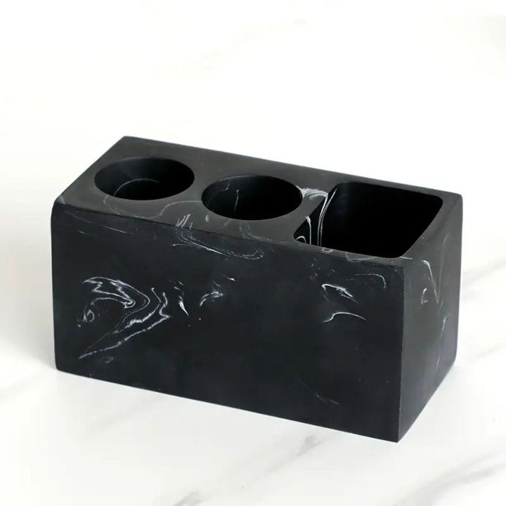 couple-resin-toothbrush-holder-4325d0e7_590a83cd-5e25-4557-961d-1ae594927639