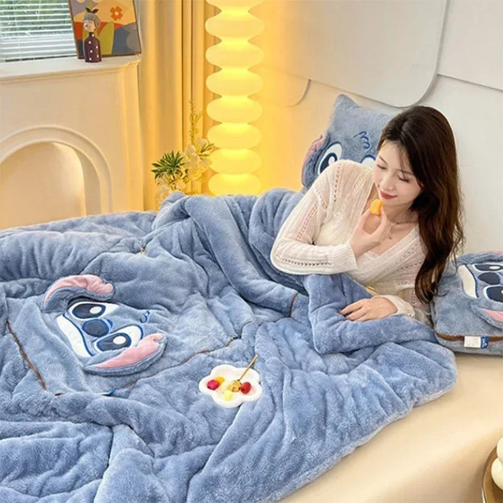 kramgo-soft-blanket-and-cushion-set-for-warmth-and-coziness-d57cbef2_dcdaee41-fcaa-46d6-9bcd-dff3f64be4eb