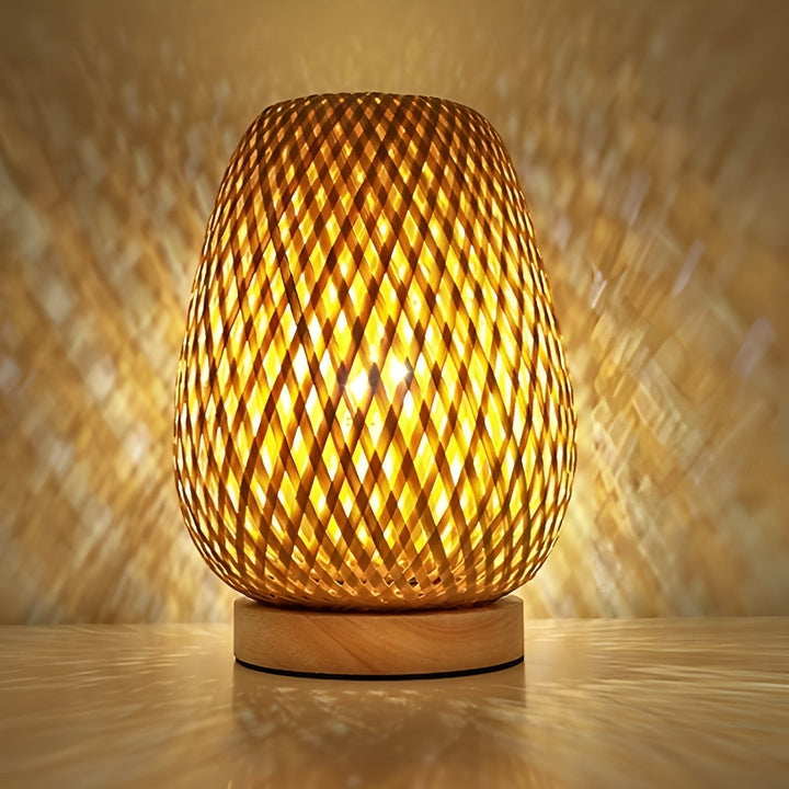 niki-woven-table-lamp-with-usb-power-91989dab_79c18fb5-754e-417d-ac90-10817992e850